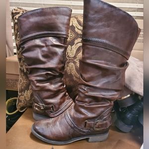 BareTrap Boots